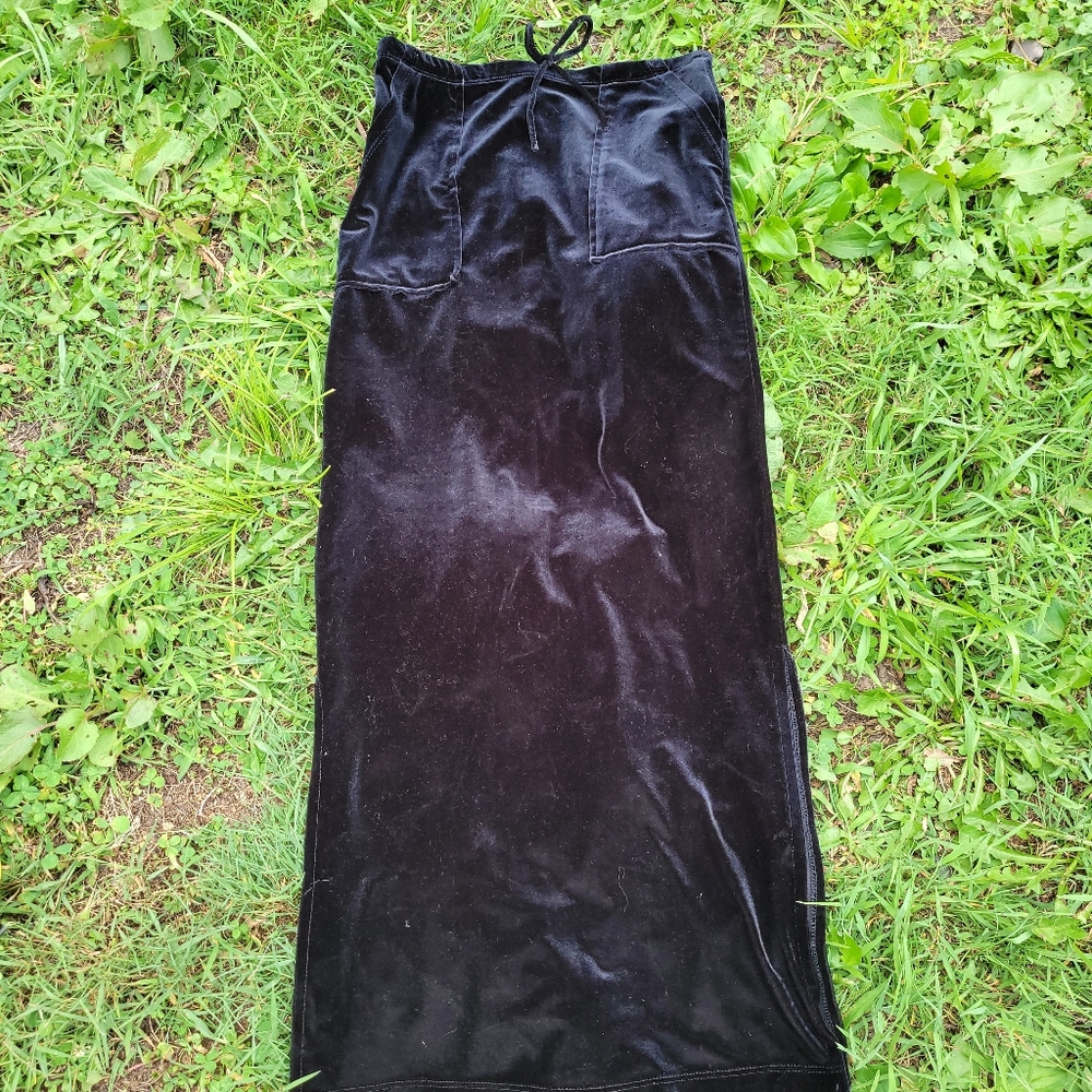 COPY - ❄️Black Velvet Maxi Skirt w/Side Split